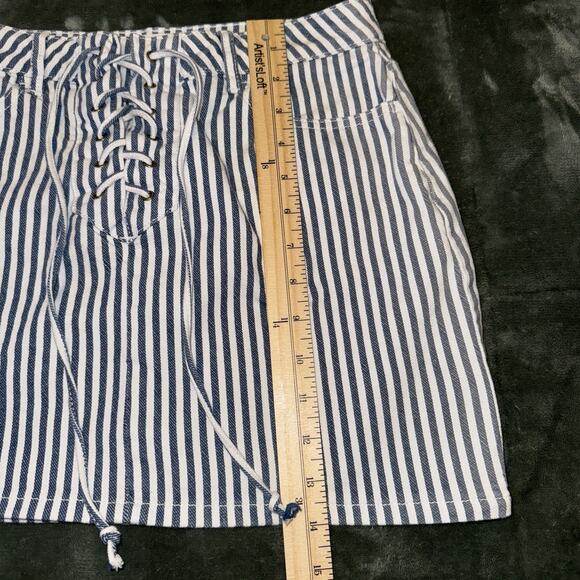 Pacsun Women's Striped Blue Navy And White Mini Skirt Size 25 Twee Preppy Casual - Picture 6 of 6